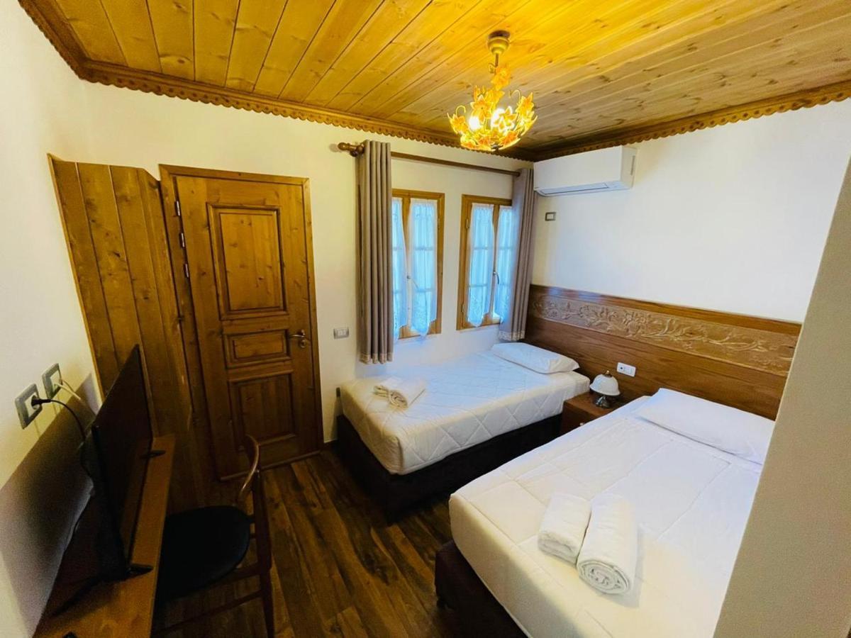 Hotel Praga Gjirokastër Exterior foto